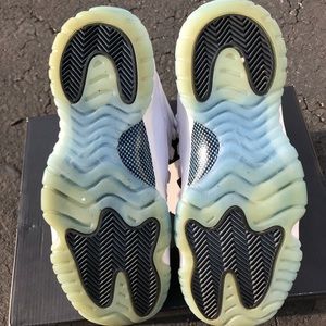 Legend Blue Jordan 11s size 6.5 boys